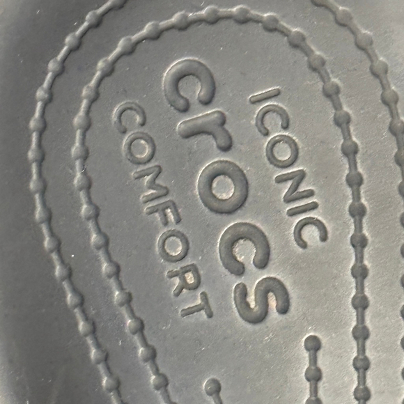 Crocs Unisex Classic Sandals Black Men’s 7 Women’s 9 Slip On Iconic Comfort - Picture 9 of 9